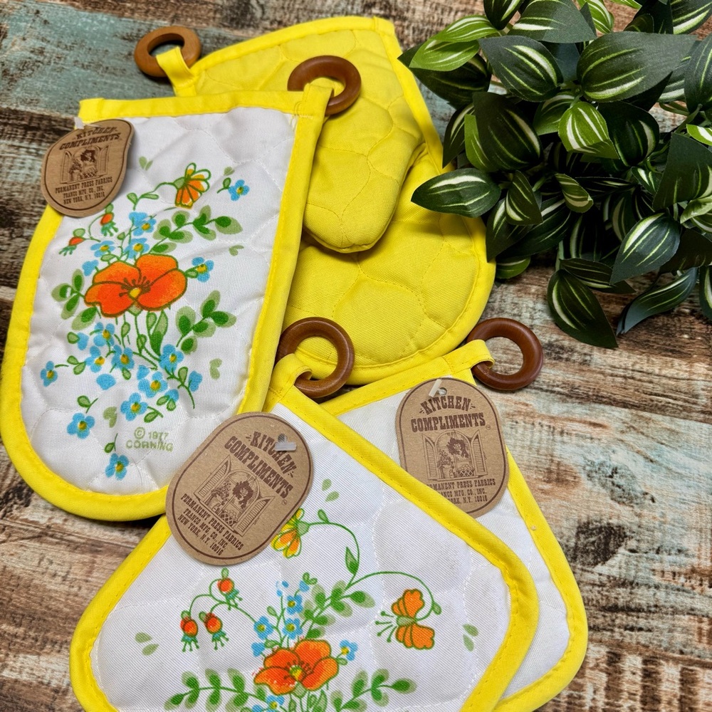 🆕 “Kitchen Compliments” Kitchen Pot Holders Set | #L14